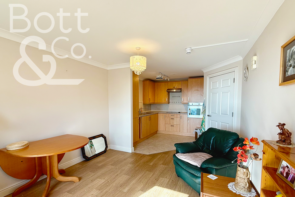 Property photo 3 of 12