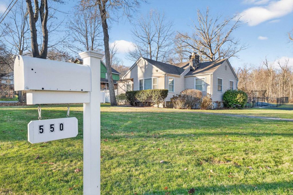 Property photo 1 of 31