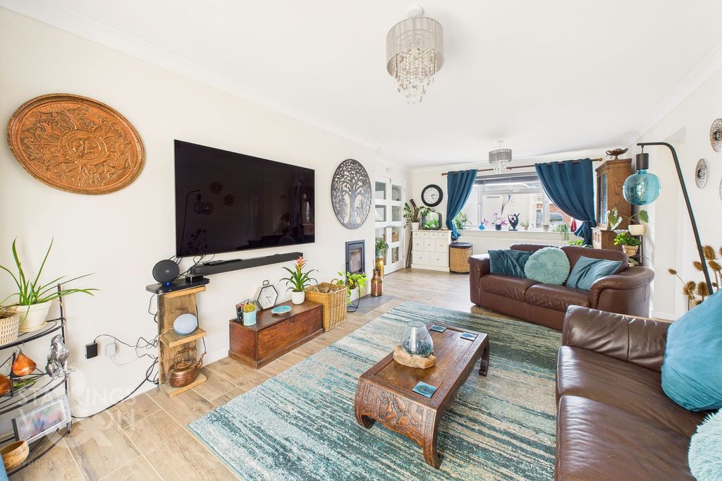 Property photo 2 of 24