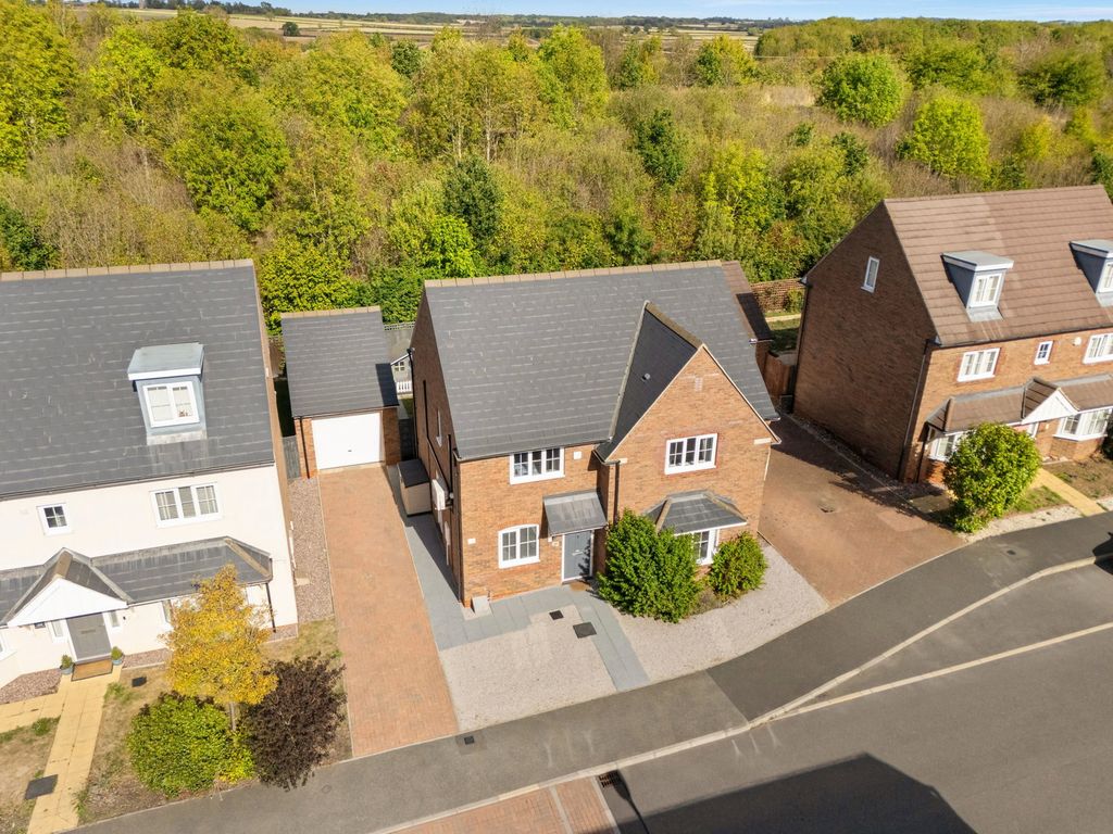 Property photo 2 of 33