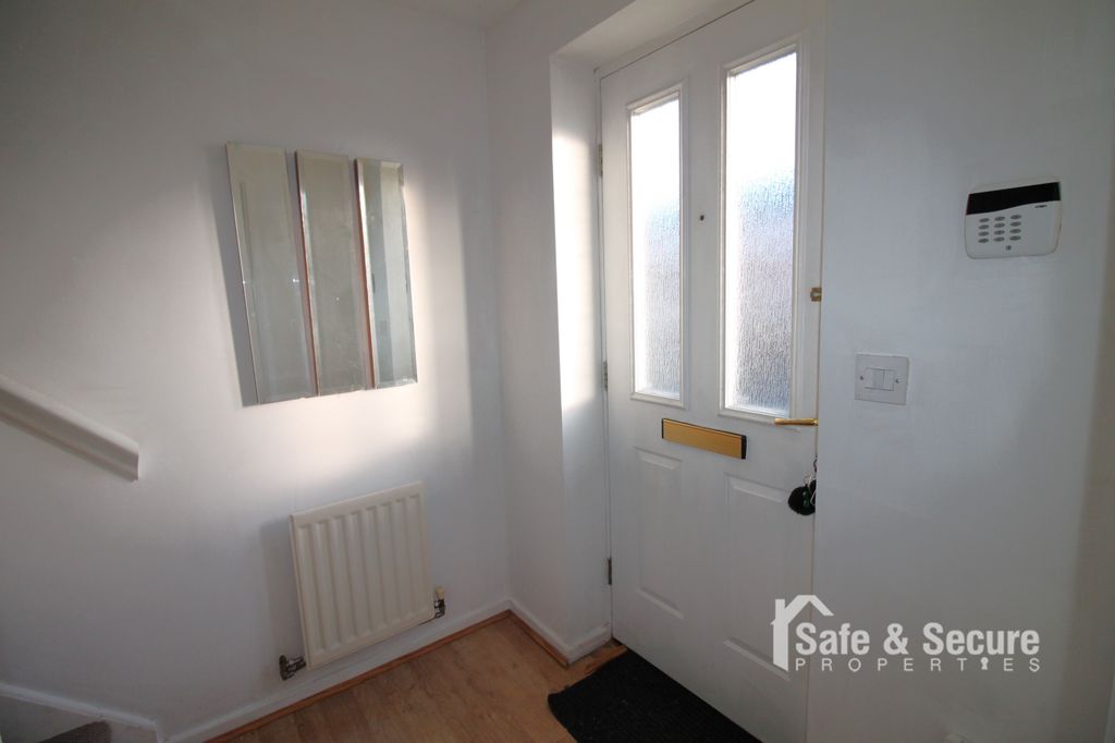 Property photo 2 of 14 Entrance Hall