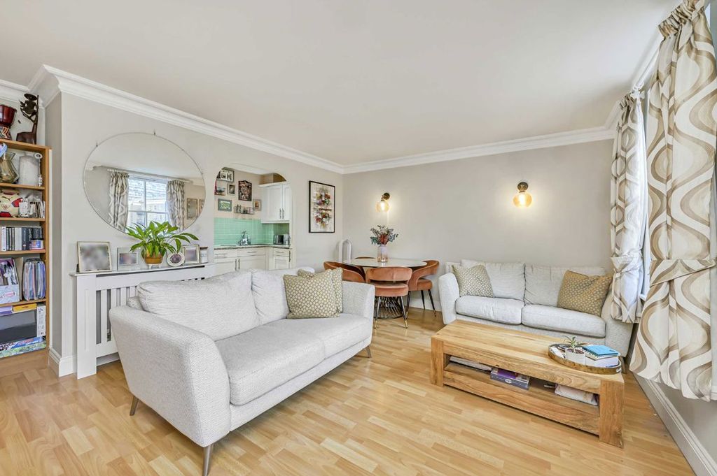 Property photo 2 of 9