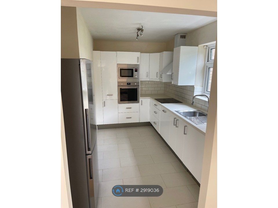 Property photo 2 of 7 Kitchen