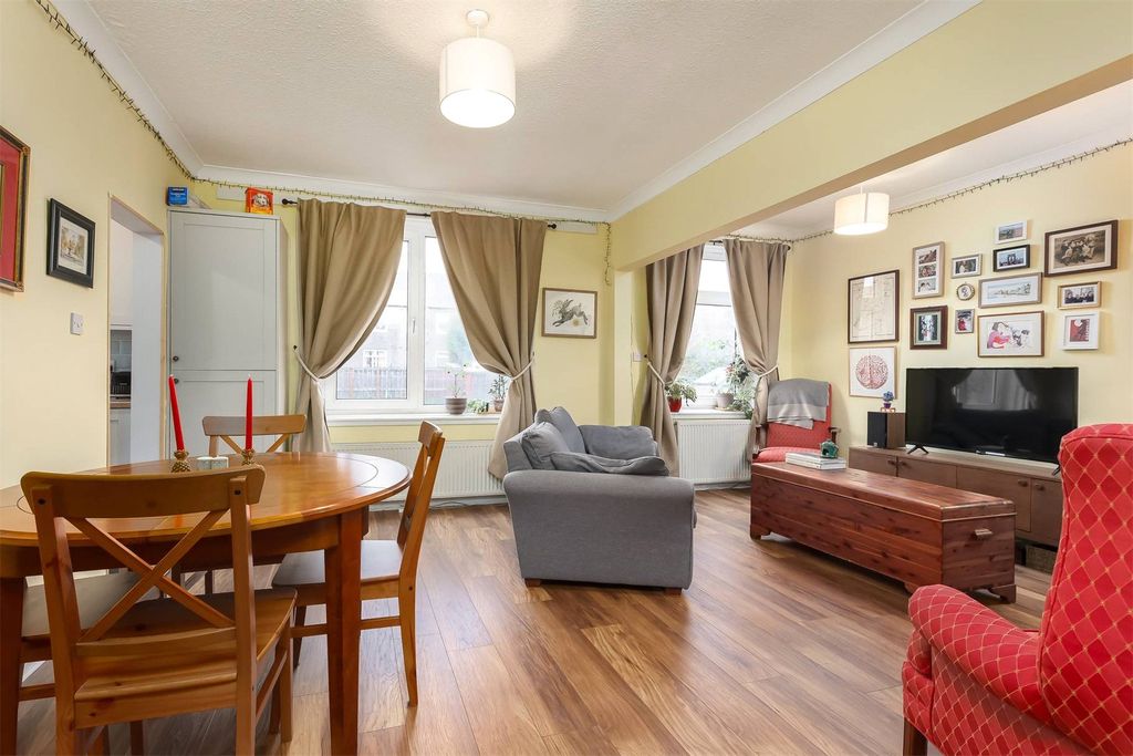 Property photo 2 of 20 Picture No. 16