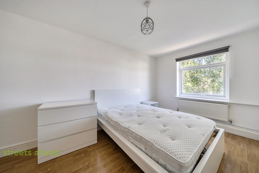 Property photo 3 of 13 Ac65d932-Df78-483...