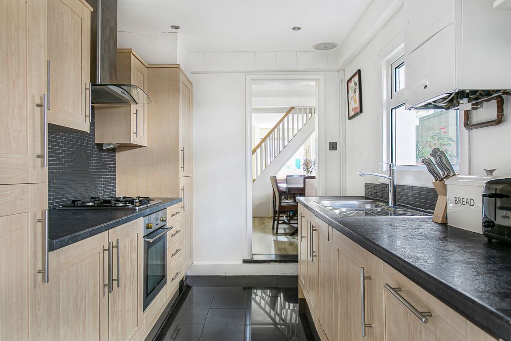 Property photo 3 of 21 22_55058