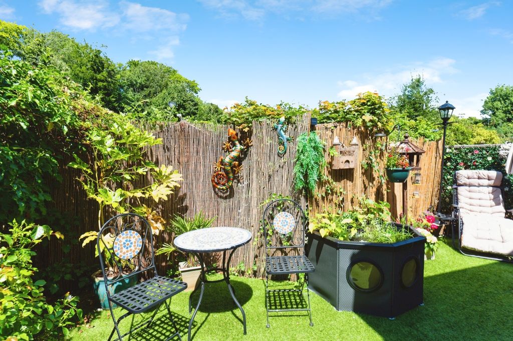 Property photo 3 of 17 Photo