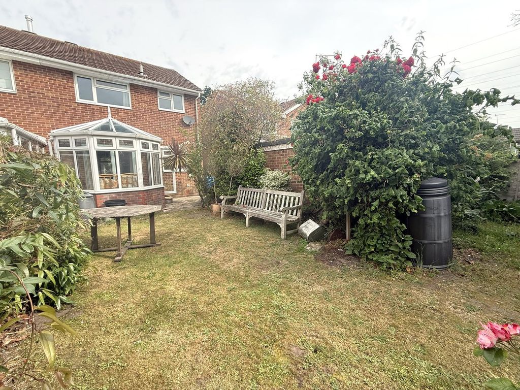 Property photo 2 of 25