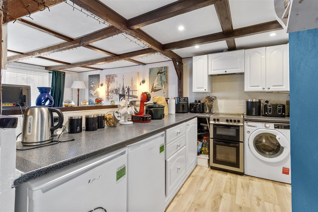 Property photo 1 of 17 Kitchen