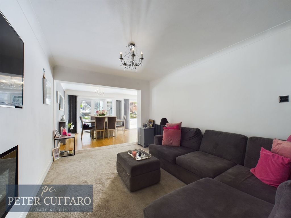 Property photo 2 of 26