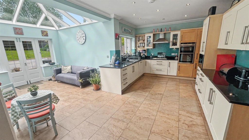 Property photo 3 of 36 Kitchen And Garden Room