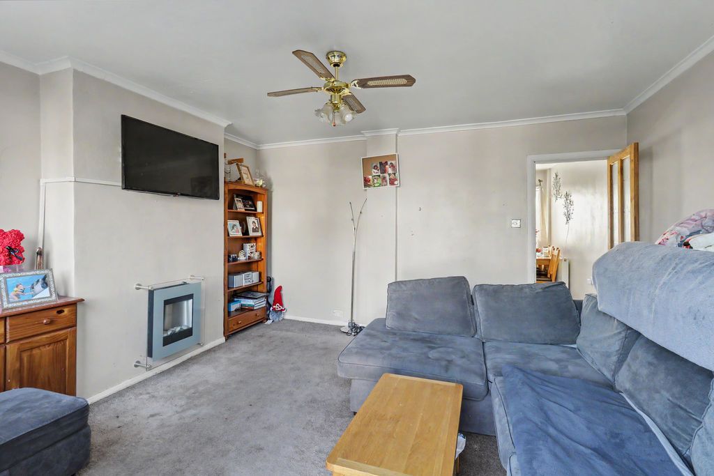 Property photo 3 of 15 Photo 8