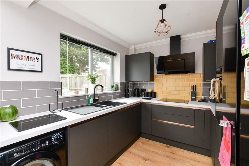 Property photo 3 of 10 Kitchen/Diner