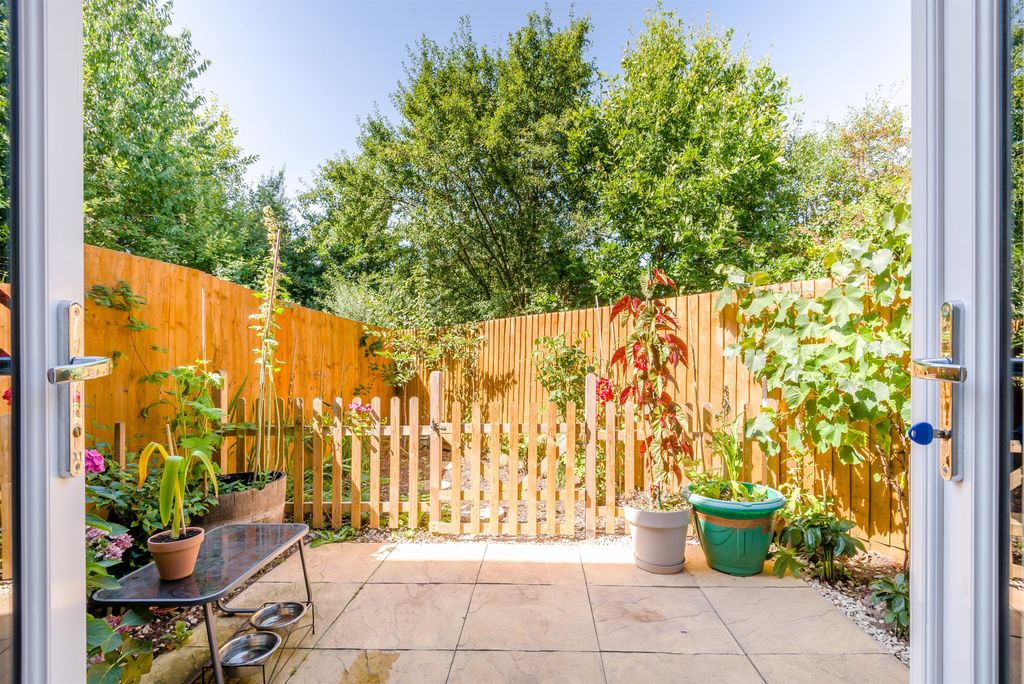 Property photo 2 of 24