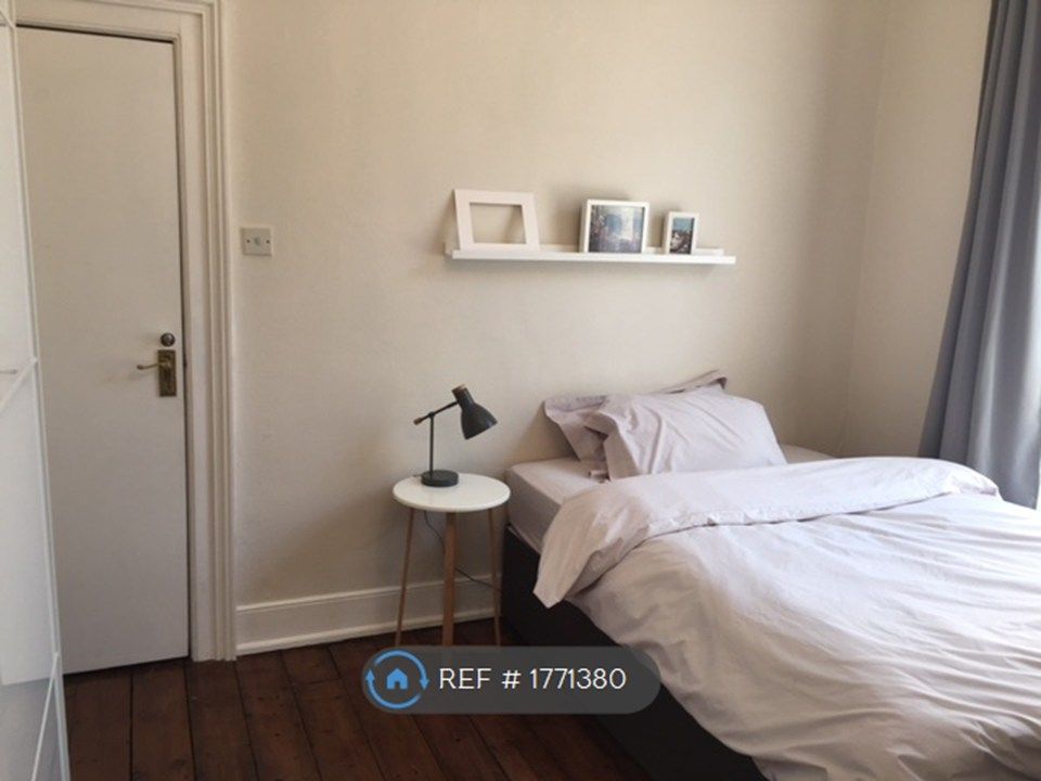 Property photo 3 of 13 Double Bed,