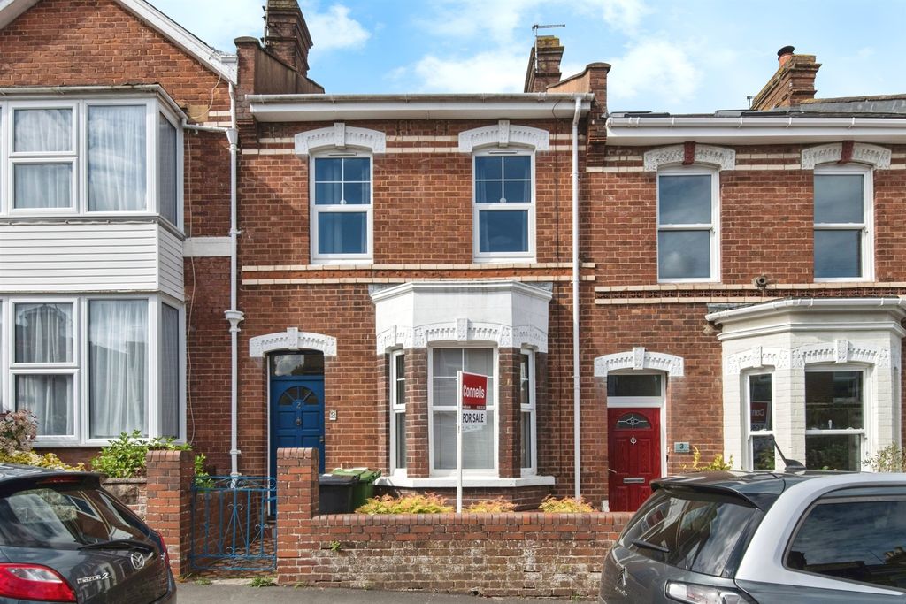 Property photo 1 of 17