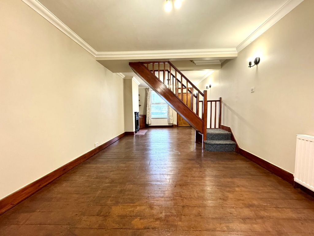 Property photo 3 of 11 Gallery