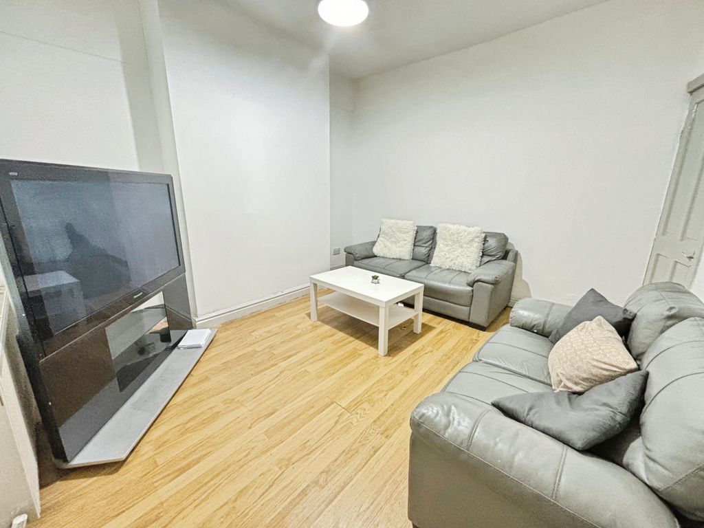 Property photo 3 of 17 3