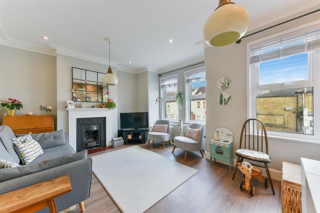 Property photo 2 of 11