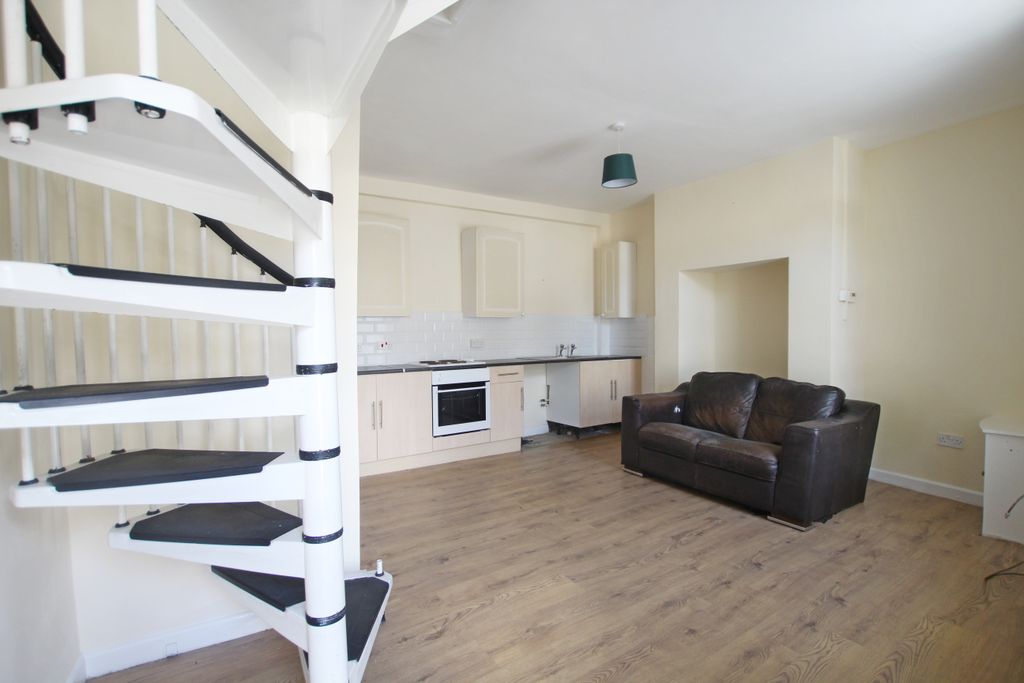 Property photo 2 of 3