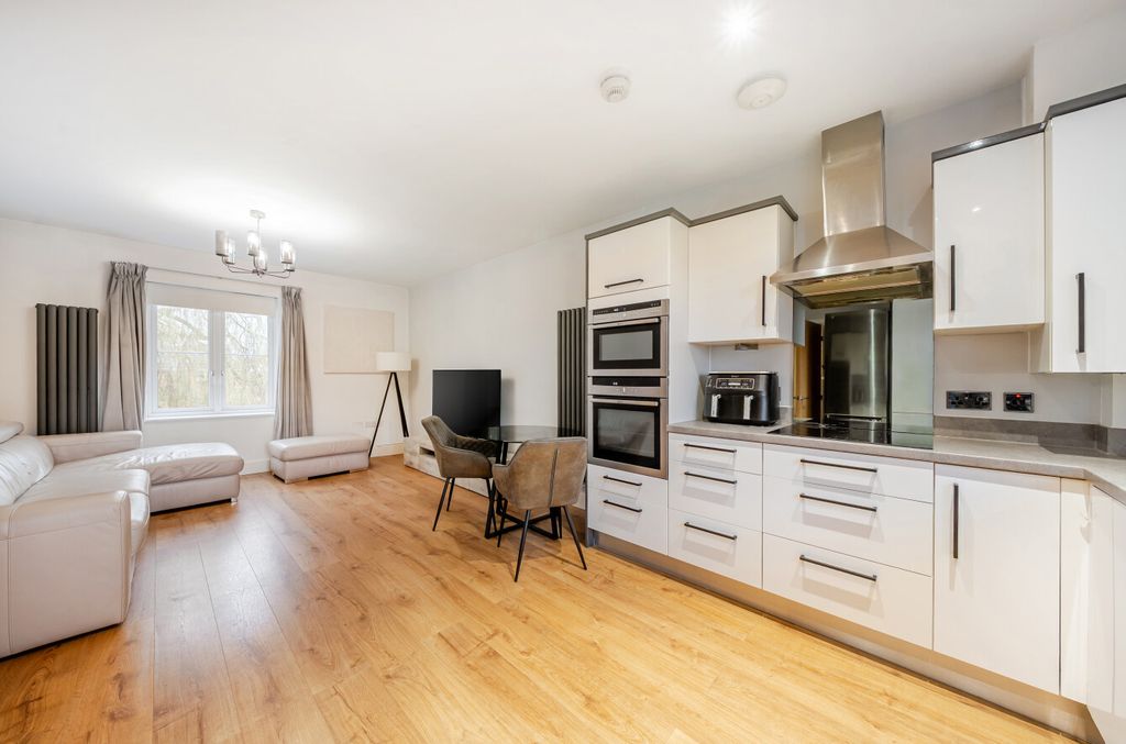 Property photo 2 of 13 1388266-7-6940203...