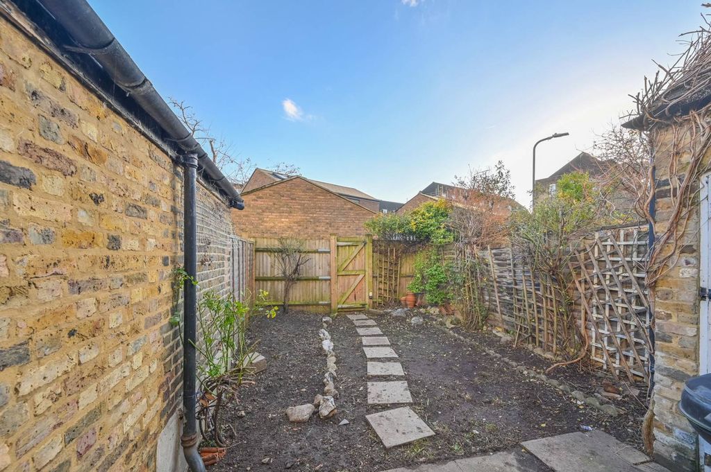 Property photo 1 of 16