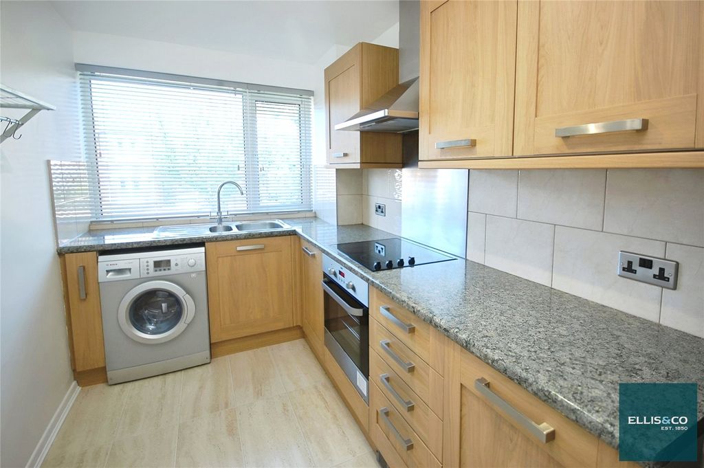 Property photo 2 of 8 Picture No. 19