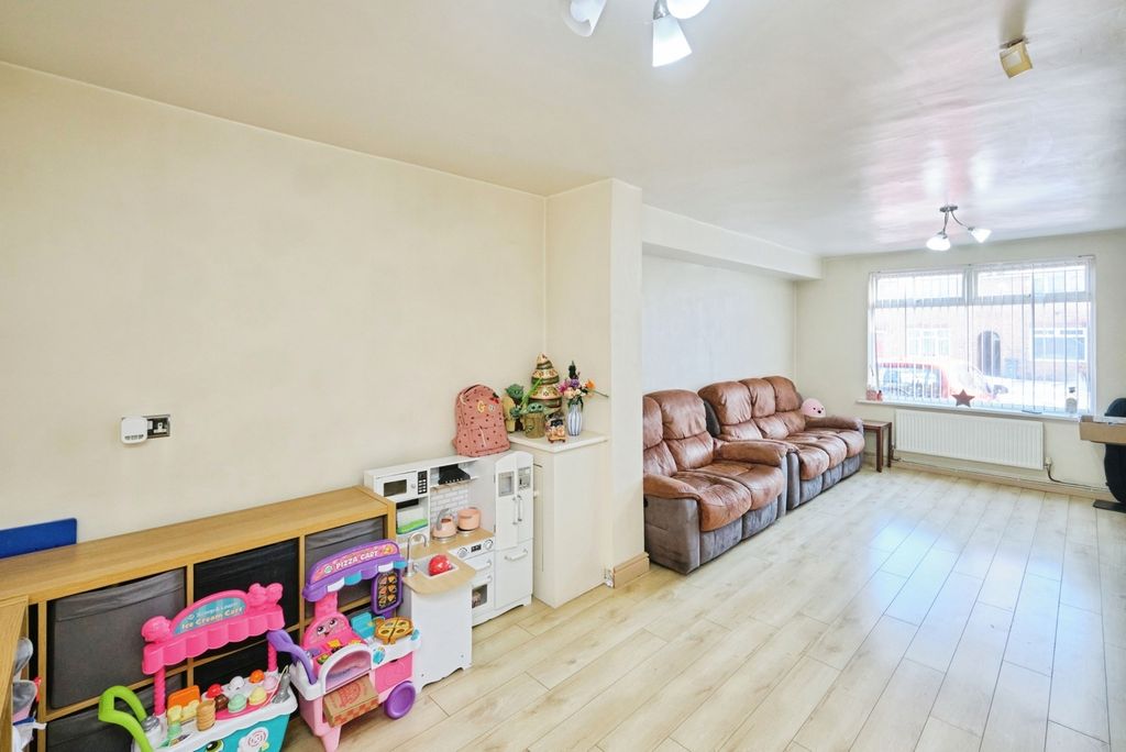 Property photo 2 of 28 Pbox-Img.Jpg