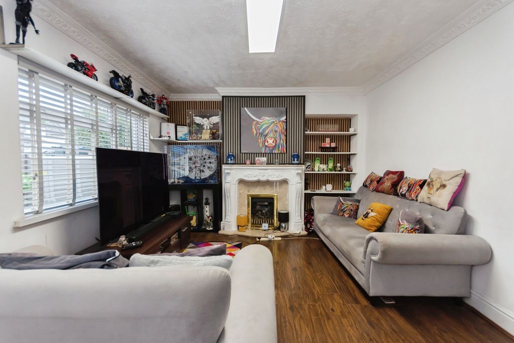 Property photo 3 of 19 Pbox-Img.Jpg