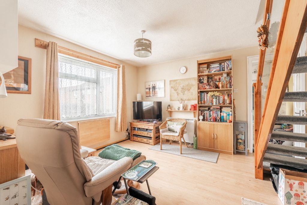 Property photo 2 of 12 4875213