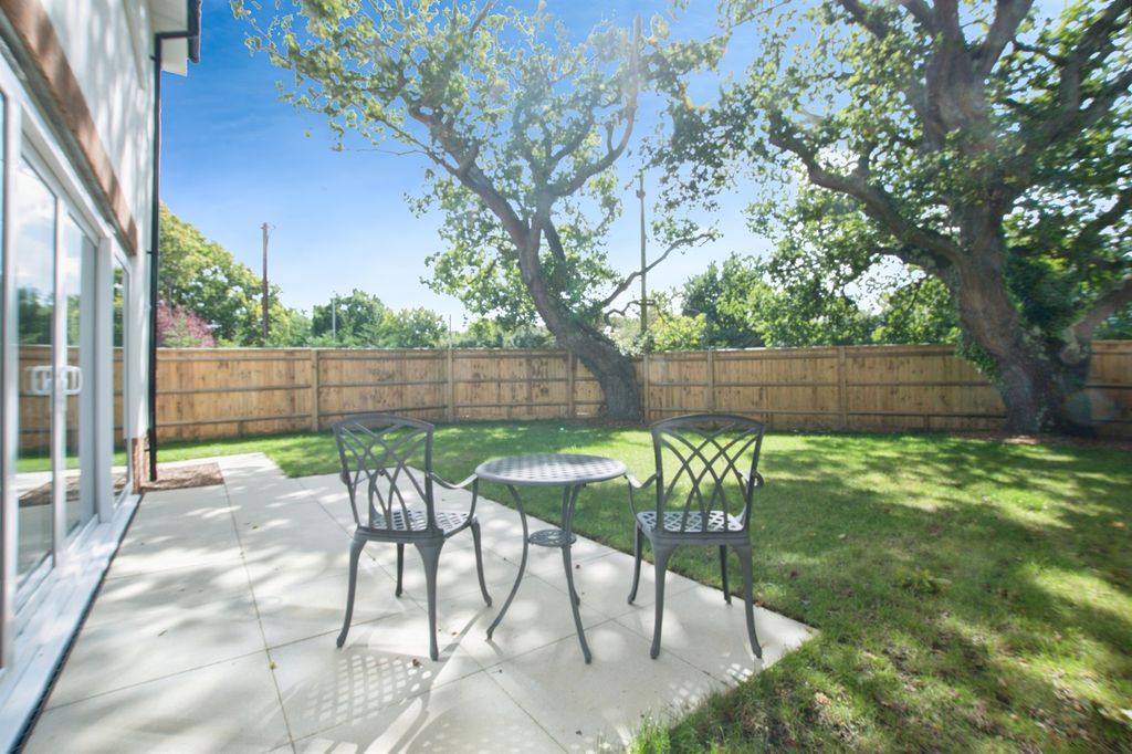 Property photo 2 of 19