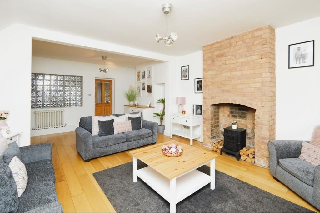 Property photo 3 of 15