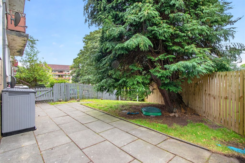 Property photo 2 of 21