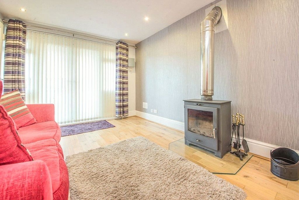 Property photo 3 of 15 Picture No. 04