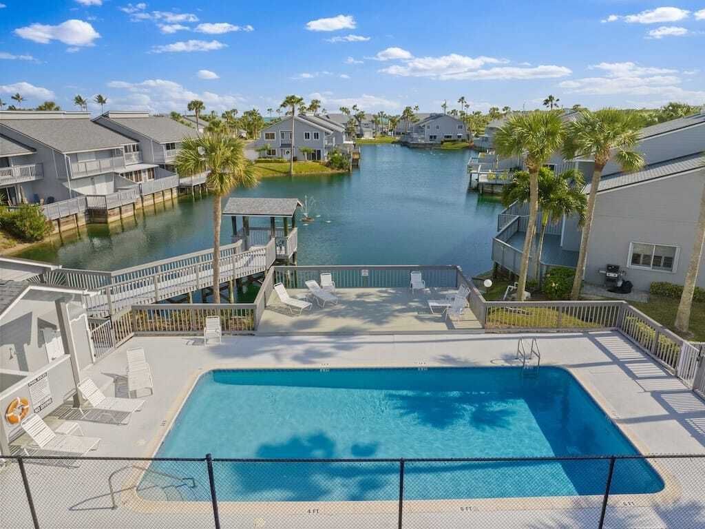 Property photo 1 of 31