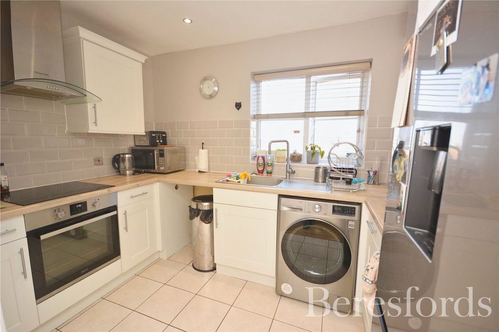 Property photo 3 of 8 Picture 3