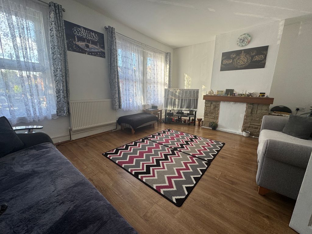 Property photo 3 of 15