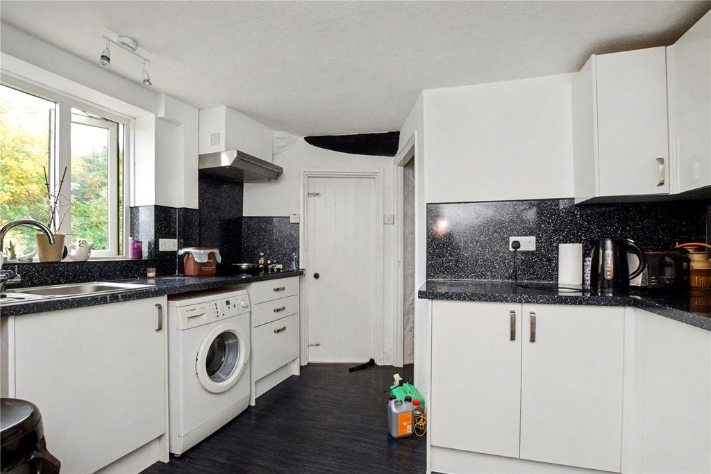 Property photo 2 of 15 Picture No. 05