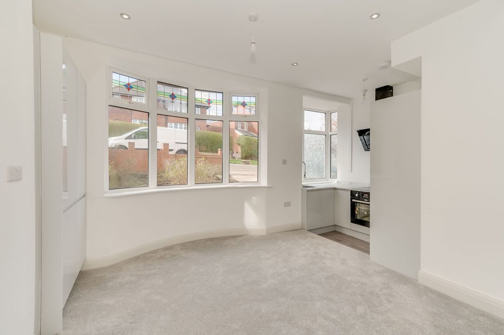 Property photo 3 of 24