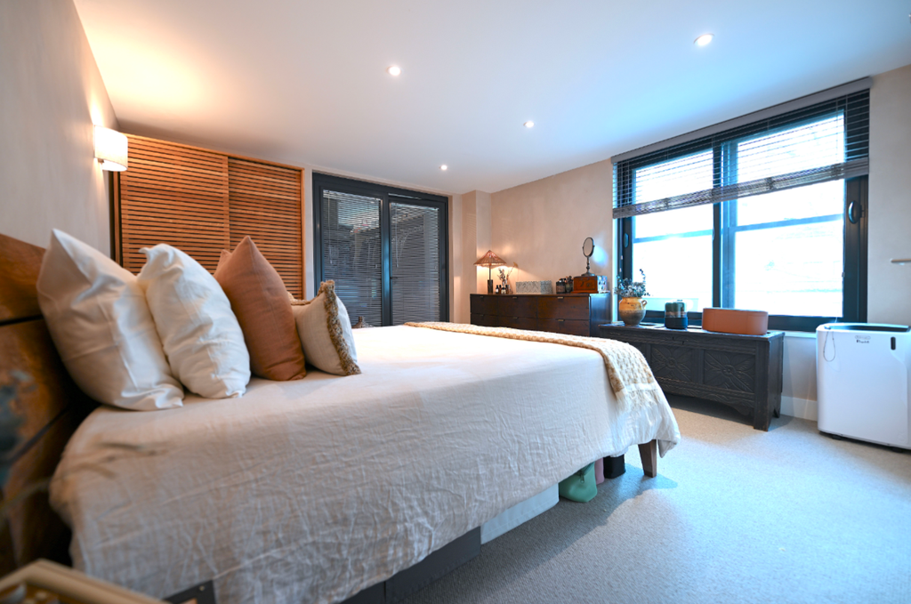 Property photo 3 of 11 Photo 2