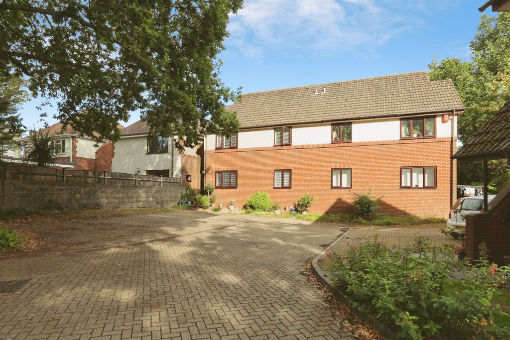 Property photo 1 of 9