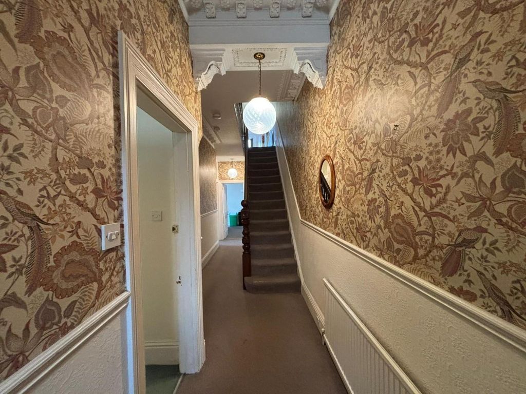 Property photo 2 of 14 1Ff82390-5Bed-4c16-B09B-Ad03F5582031.Jpg