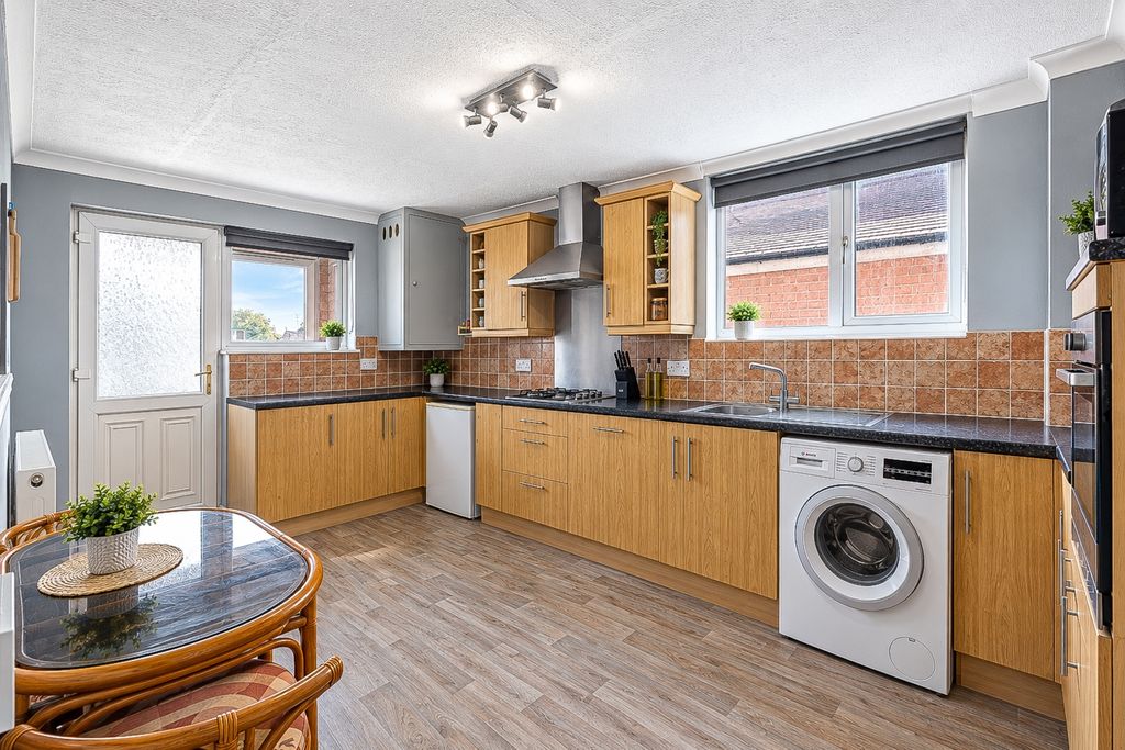 Property photo 3 of 11 Image 16