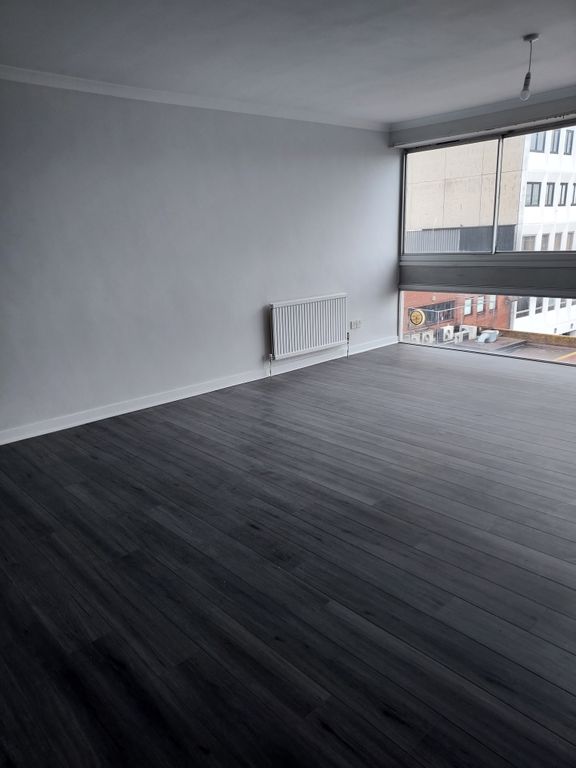 Property photo 3 of 12 Lounge