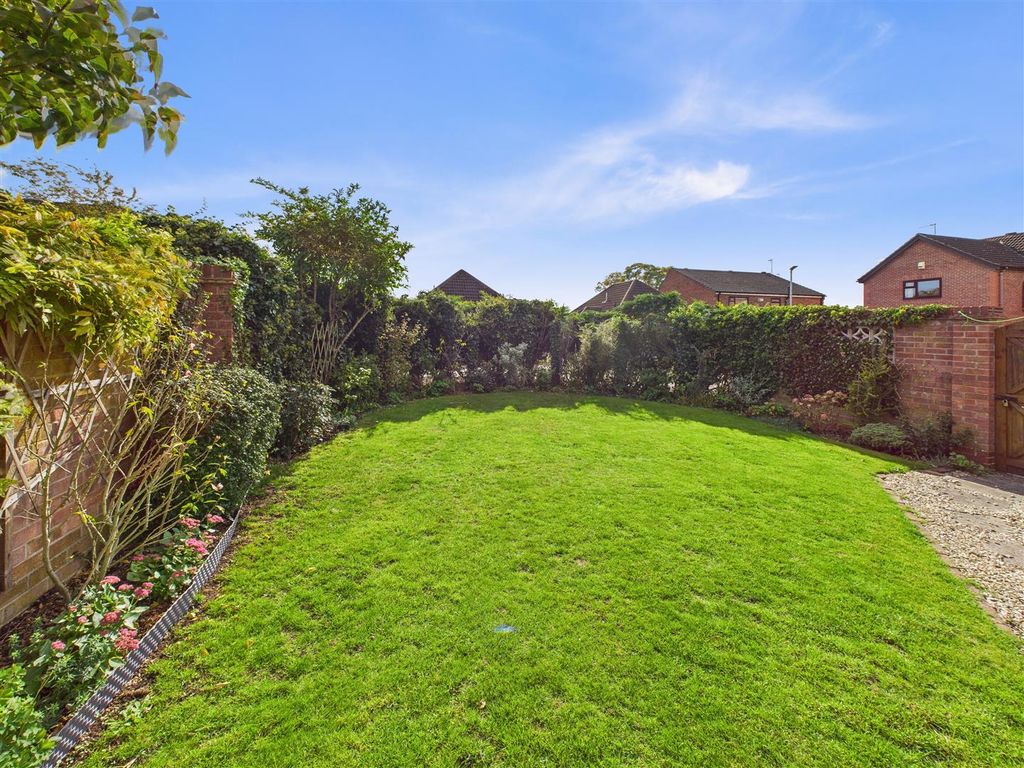 Property photo 3 of 15 Outside