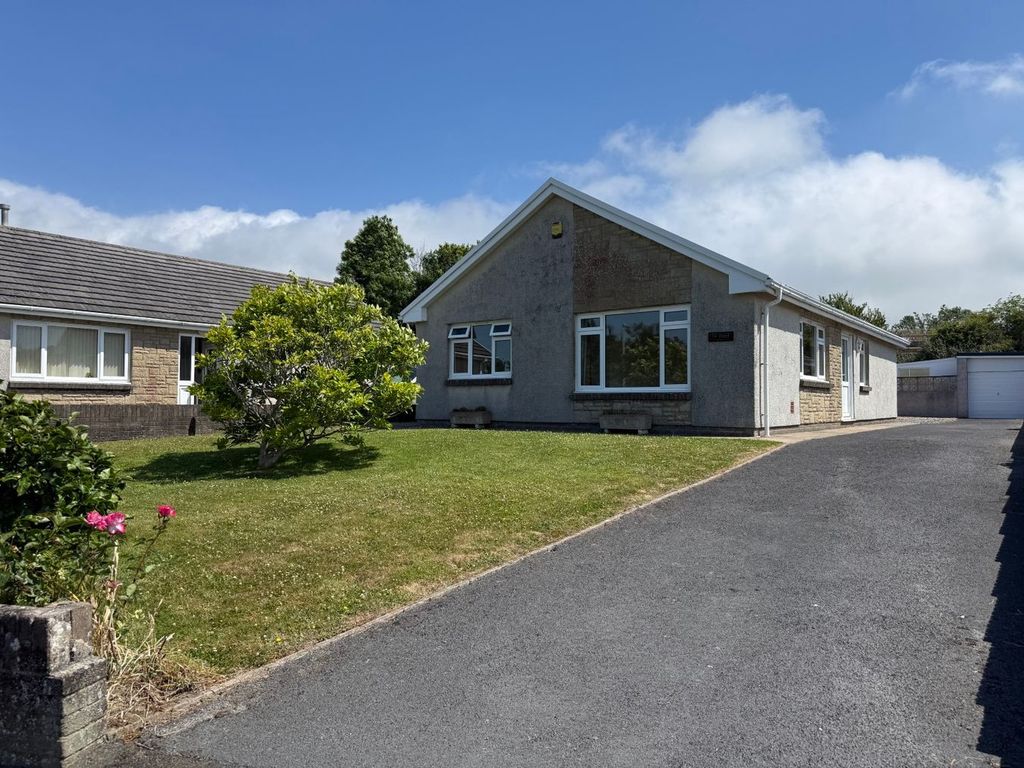 Property photo 1 of 32