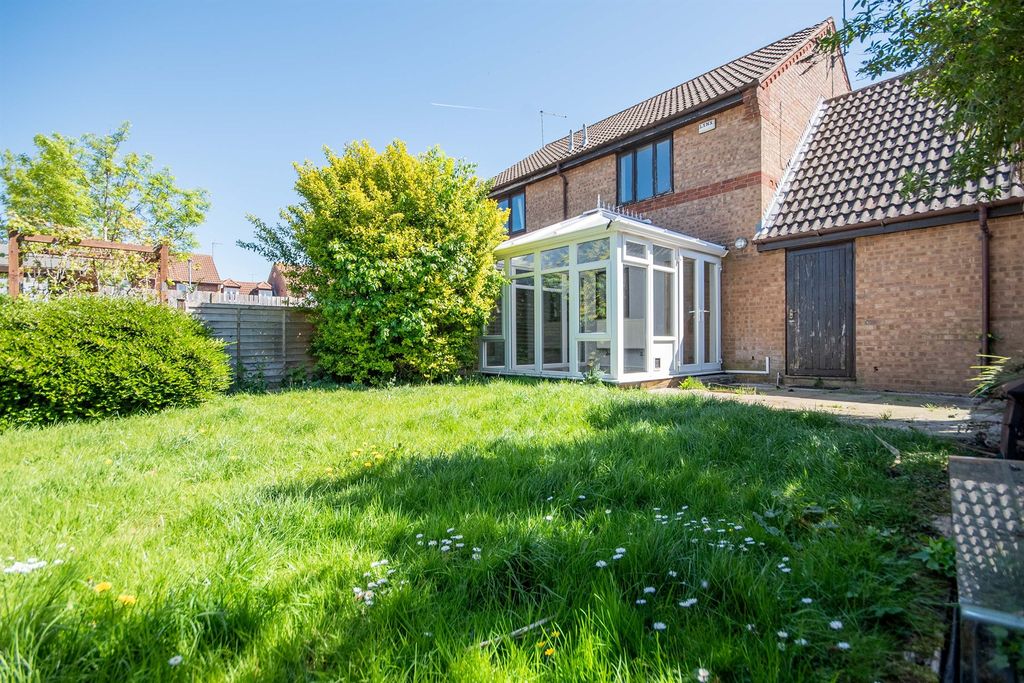 Property photo 2 of 11