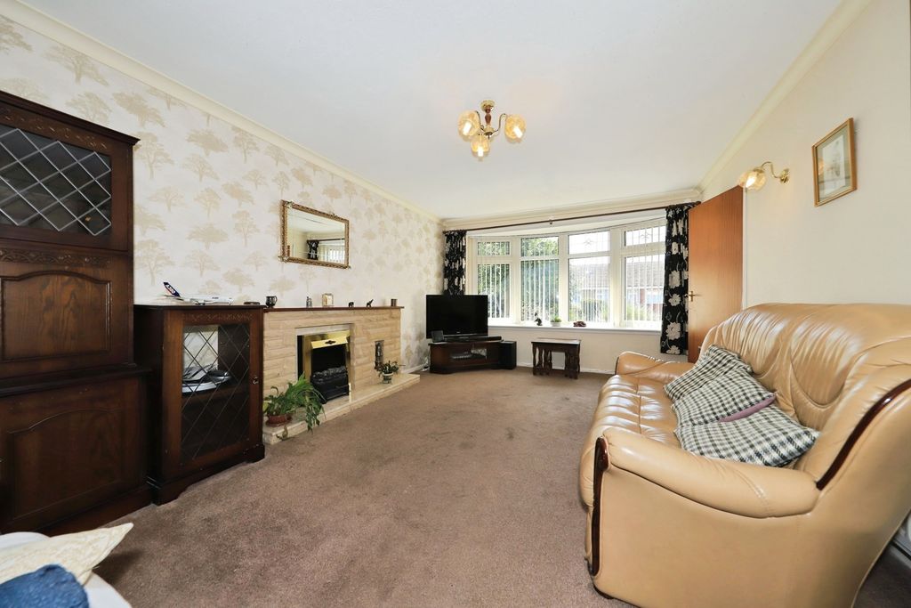 Property photo 2 of 17 Photo