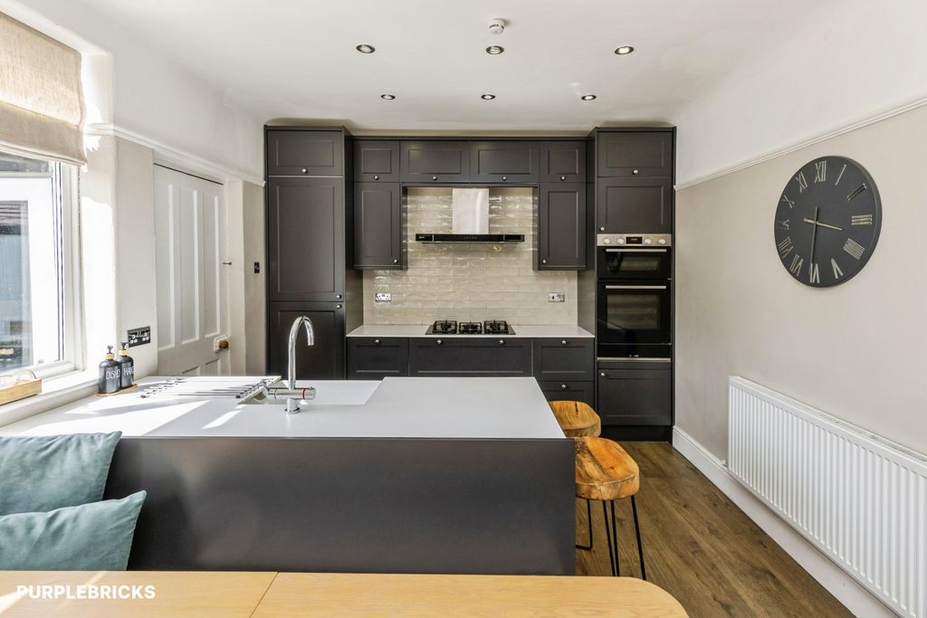 Property photo 3 of 30 Kitchen/Diner