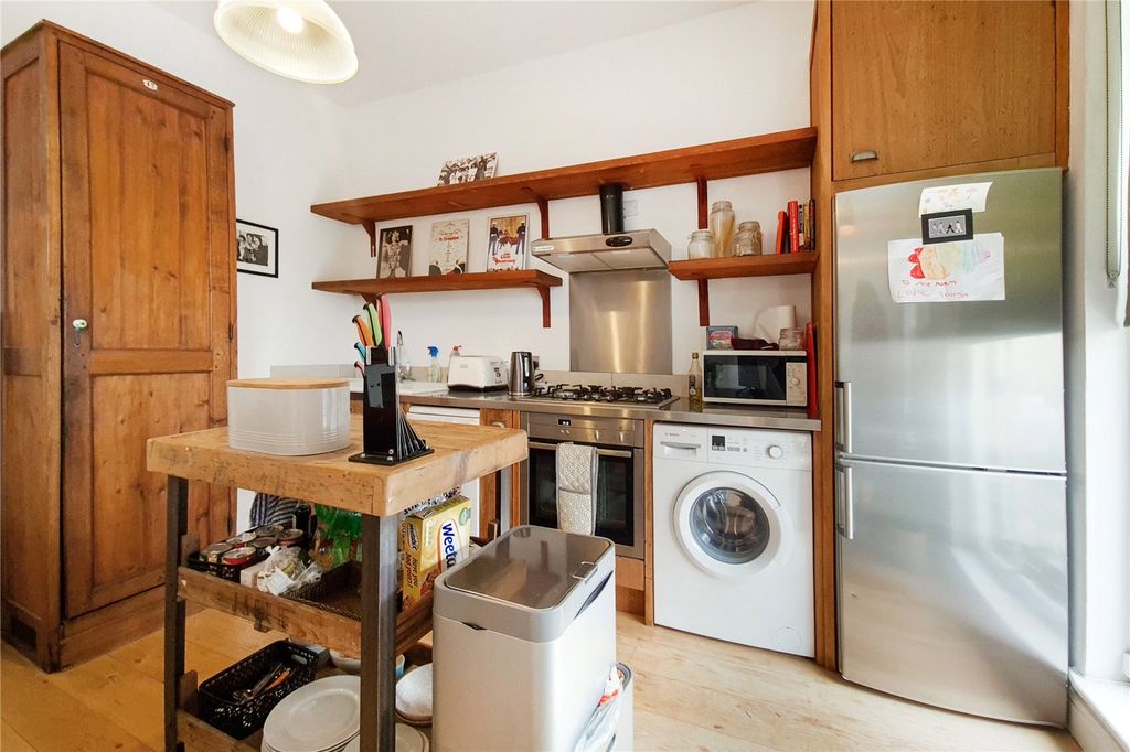 Property photo 2 of 9